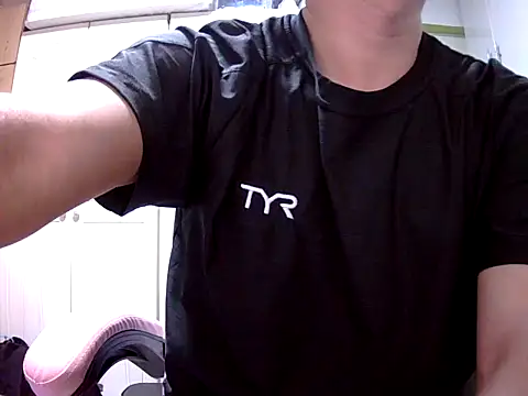 Snapshot of sky69fatfat chatting on 10.21.25 sky69fatfat online show from 10.21.25