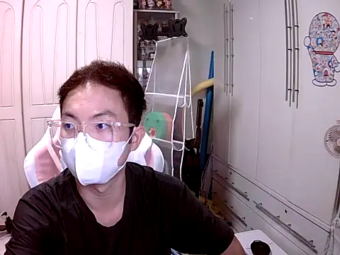 Snapshot of sky69fatfat chatting on 10.29.25 sky69fatfat online show from 10.29.25