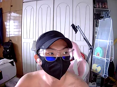 Snapshot of sky69fatfat chatting on 11.04.25 sky69fatfat online show from 11.04.25