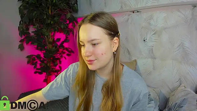 Candy Cansew online show from 11.02.25