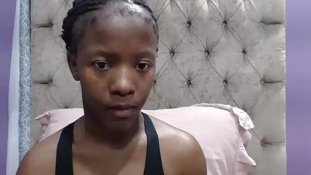 Snapshot of sexykea2002x chatting on 10.18.25 sexykea2002x online show from 10.18.25