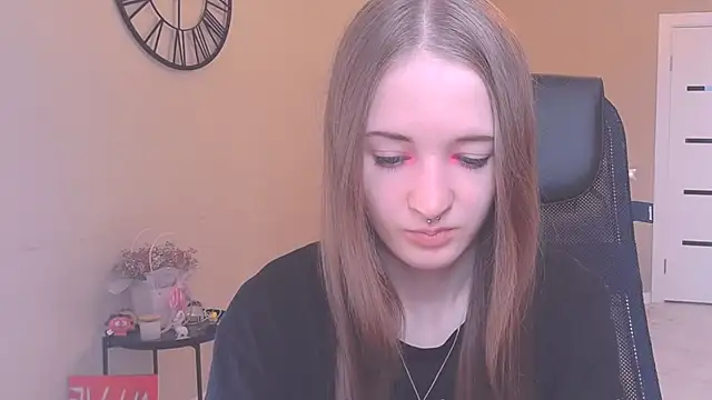 KateKayer online show from 10.03.25