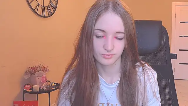 KateKayer online show from 10.08.25