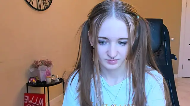 KateKayer online show from 10.18.25