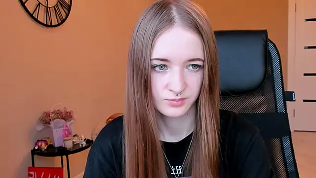 KateKayer online show from 10.22.25