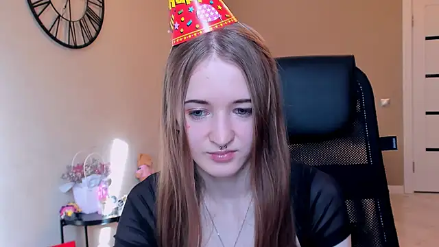 KateKayer online show from 10.28.25