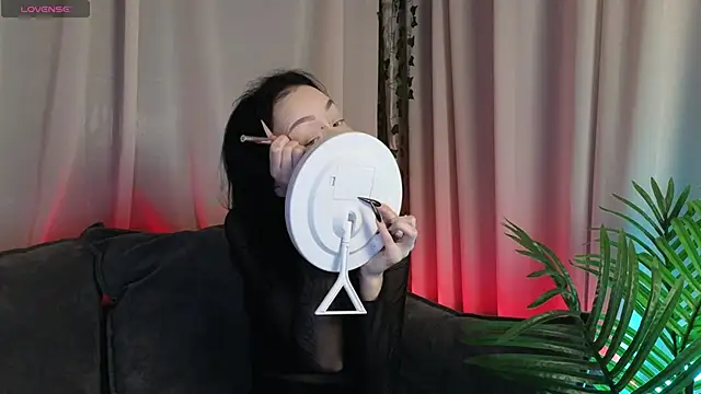  holly berry  online show from 09.12.25