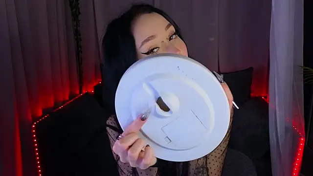  holly berry  online show from 10.25.25