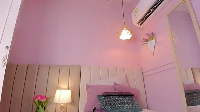  lucia 18 online show from 10.22.25