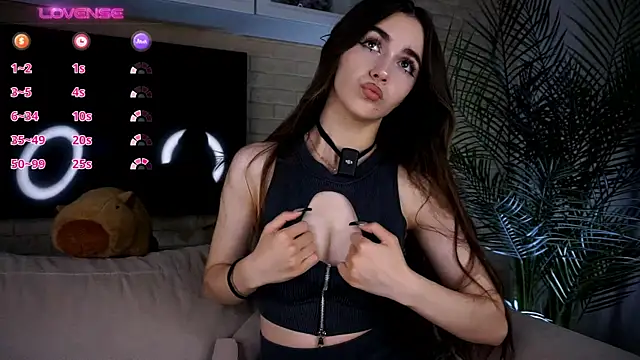 Snapshot of CupSizeGirl chatting on 09.13.25 CupSizeGirl online show from 09.13.25