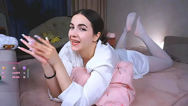 Snapshot of CupSizeGirl chatting on 09.23.25 CupSizeGirl online show from 09.23.25