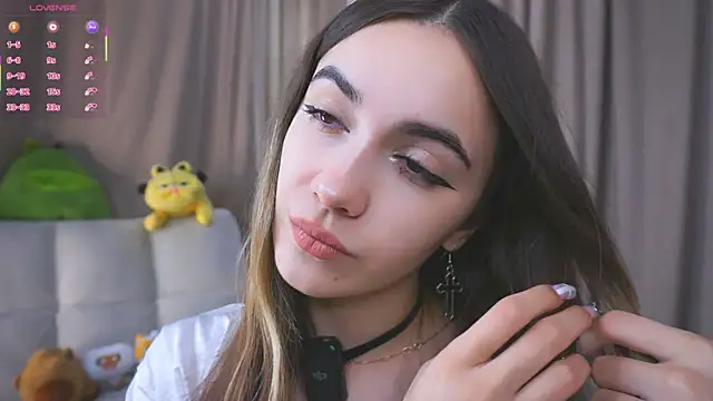 Snapshot of CupSizeGirl chatting on 09.28.25 CupSizeGirl online show from 09.28.25