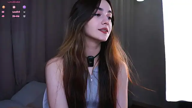 Snapshot of CupSizeGirl chatting on 10.30.25 CupSizeGirl online show from 10.30.25