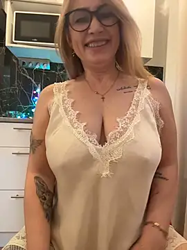 O-Eva online show from 02.04.26