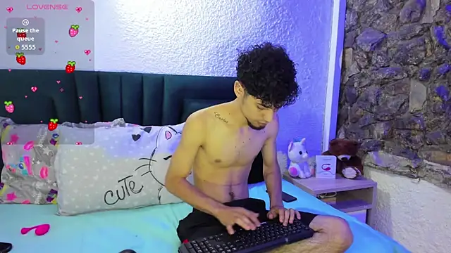 JennMuriel  online show from 11.08.25