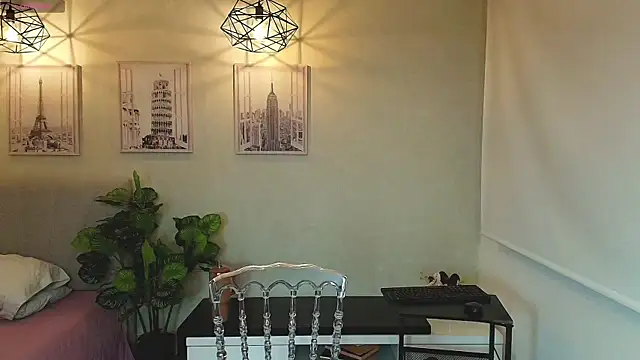 Snapshot of _Victoria_Collins chatting on 09.23.25  Victoria Collins online show from 09.23.25