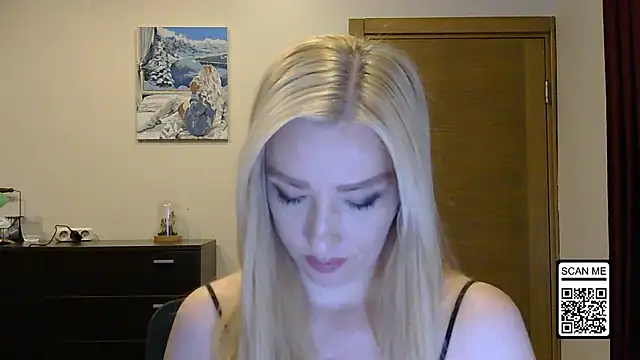 Snapshot of Wild_Silk_Desire chatting on 09.18.25 Wild Silk Desire online show from 09.18.25