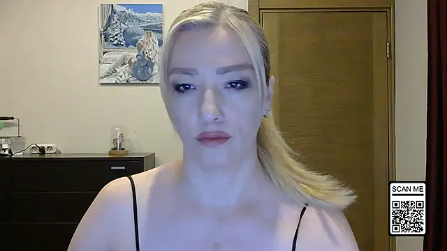 Snapshot of Wild_Silk_Desire chatting on 10.07.25 Wild Silk Desire online show from 10.07.25