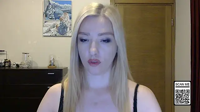 Snapshot of Wild_Silk_Desire chatting on 10.09.25 Wild Silk Desire online show from 10.09.25