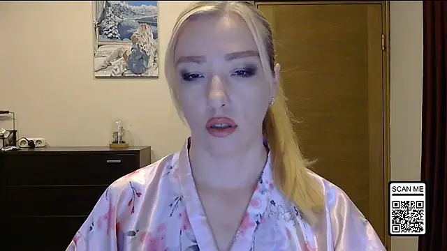 Snapshot of Wild_Silk_Desire chatting on 10.11.25 Wild Silk Desire online show from 10.11.25