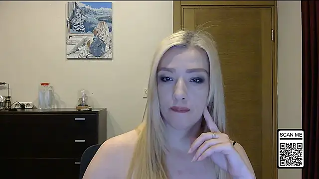 Snapshot of Wild_Silk_Desire chatting on 10.13.25 Wild Silk Desire online show from 10.13.25