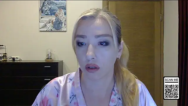 Snapshot of Wild_Silk_Desire chatting on 10.14.25 Wild Silk Desire online show from 10.14.25