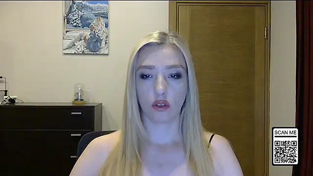 Snapshot of Wild_Silk_Desire chatting on 10.25.25 Wild Silk Desire online show from 10.25.25