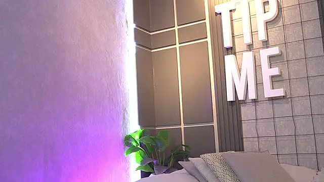 Susan wall online show from 04.23.26