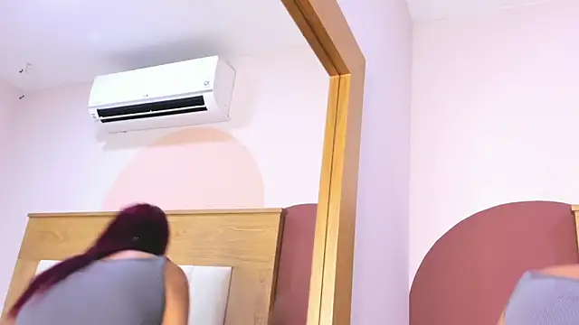 Snapshot of ZoeMorris chatting on 09.30.25 ZoeMorris online show from 09.30.25