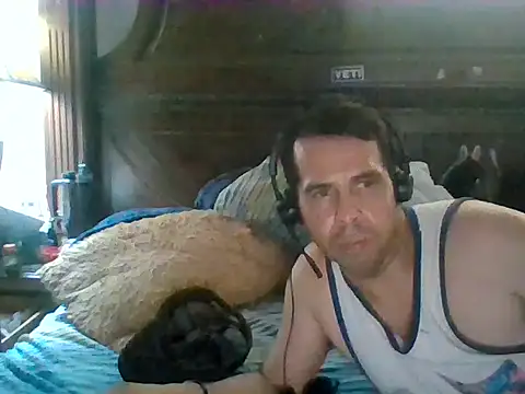 Snapshot of Gc-g chatting on 09.23.25 Gc-g online show from 09.23.25