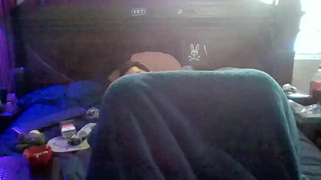 Snapshot of Gc-g chatting on 09.28.25 Gc-g online show from 09.28.25