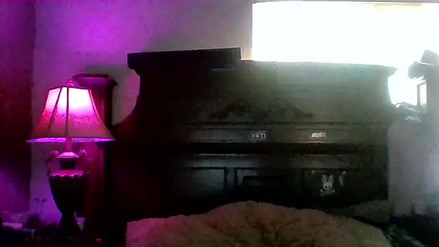 Snapshot of Gc-g chatting on 10.08.25 Gc-g online show from 10.08.25