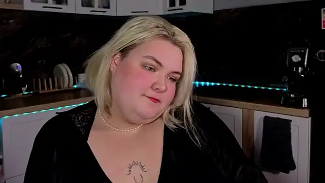 Ellabigbaby online show from 10.04.25