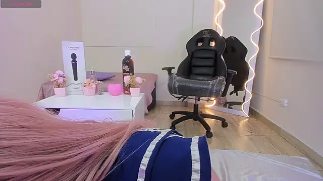 Snapshot of ocean_tay chatting on 09.27.25 ocean tay online show from 09.27.25