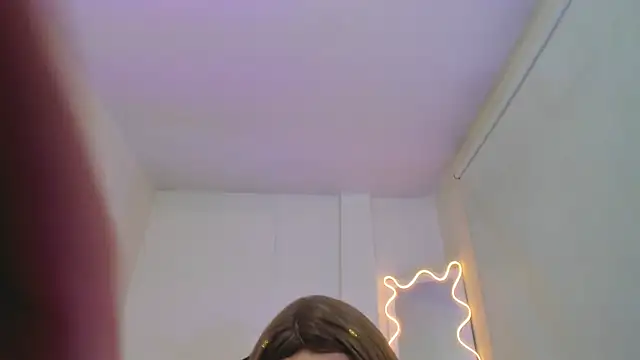 Snapshot of ocean_tay chatting on 10.17.25 ocean tay online show from 10.17.25