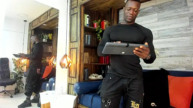 MarcusBlack  online show from 12.02.25