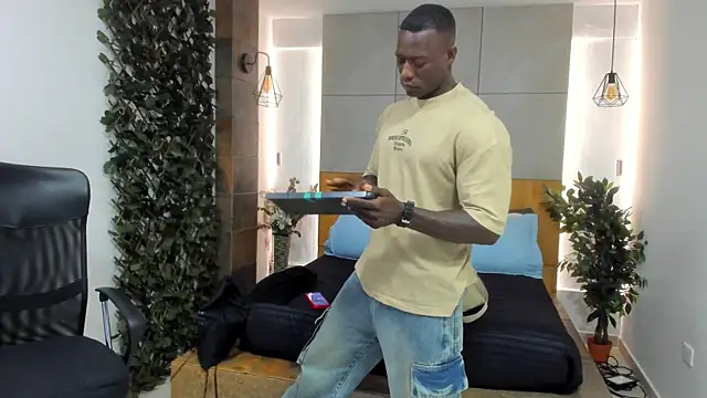 MarcusBlack  online show from 04.08.26