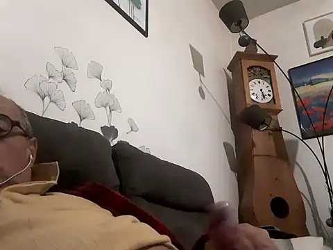 Vince072 online show from 09.16.25