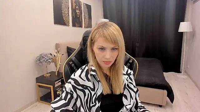 LindaSandy 1 online show from 11.25.25