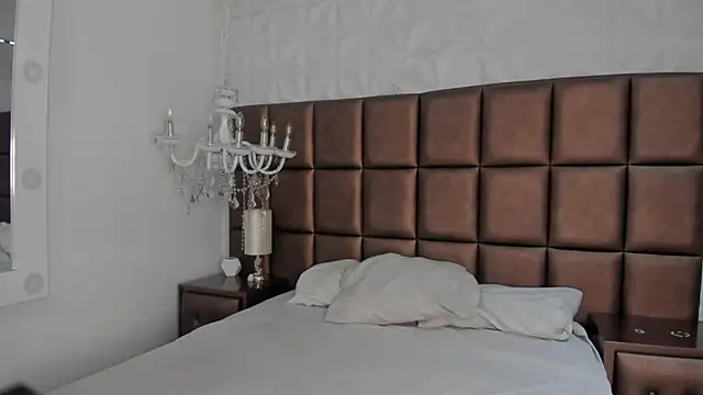 Snapshot of Anittatoro_ chatting on 09.24.25 Anittatoro online show from 09.24.25