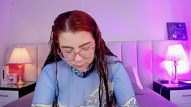 Snapshot of lizy_portman chatting on 09.23.25 lizy portman online show from 09.23.25