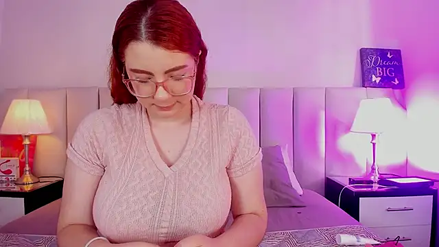 Snapshot of lizy_portman chatting on 09.25.25 lizy portman online show from 09.25.25