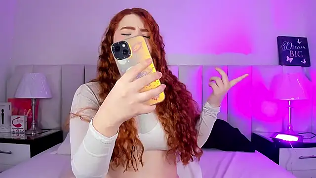 Snapshot of lizy_portman chatting on 10.01.25 lizy portman online show from 10.01.25