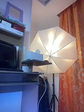 Luu sr online show from 09.21.25