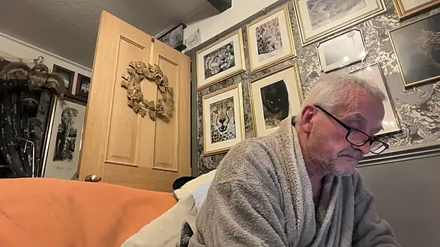 poggles online show from 04.06.26