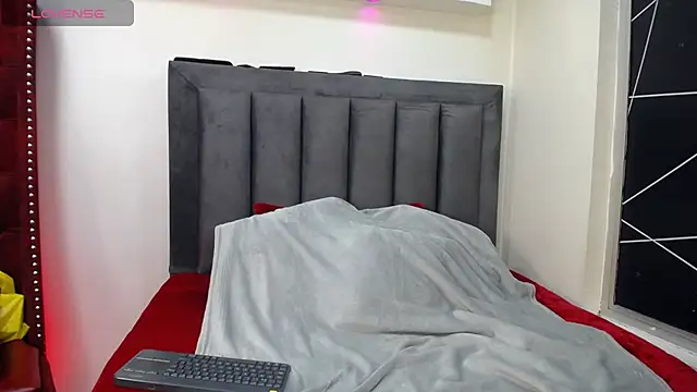 EmmaJhomson online show from 11.21.25