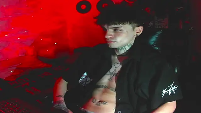 Snapshot of prince_x_dark chatting on 09.18.25 prince x dark online show from 09.18.25