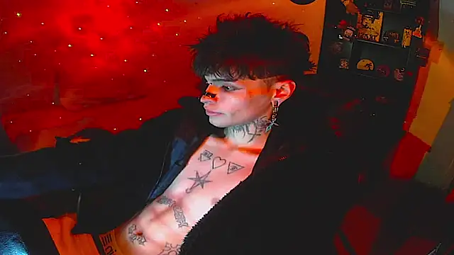 Snapshot of prince_x_dark chatting on 10.18.25 prince x dark online show from 10.18.25