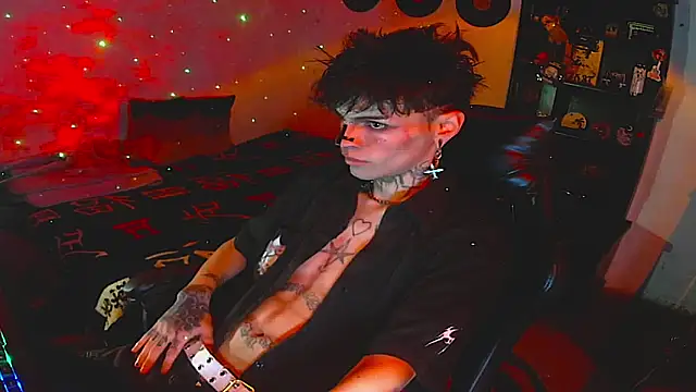 Snapshot of prince_x_dark chatting on 10.21.25 prince x dark online show from 10.21.25