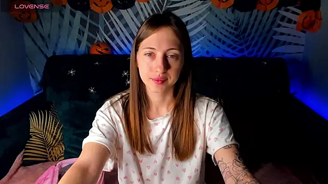 ChristyCrayme online show from 10.22.25